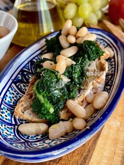 Crostini cavolo nero e fagioli