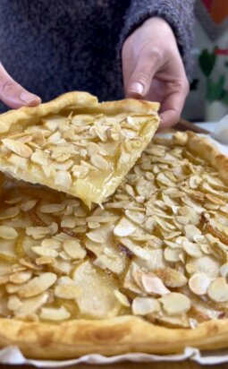 torta sfoglia con pere e vaniglia